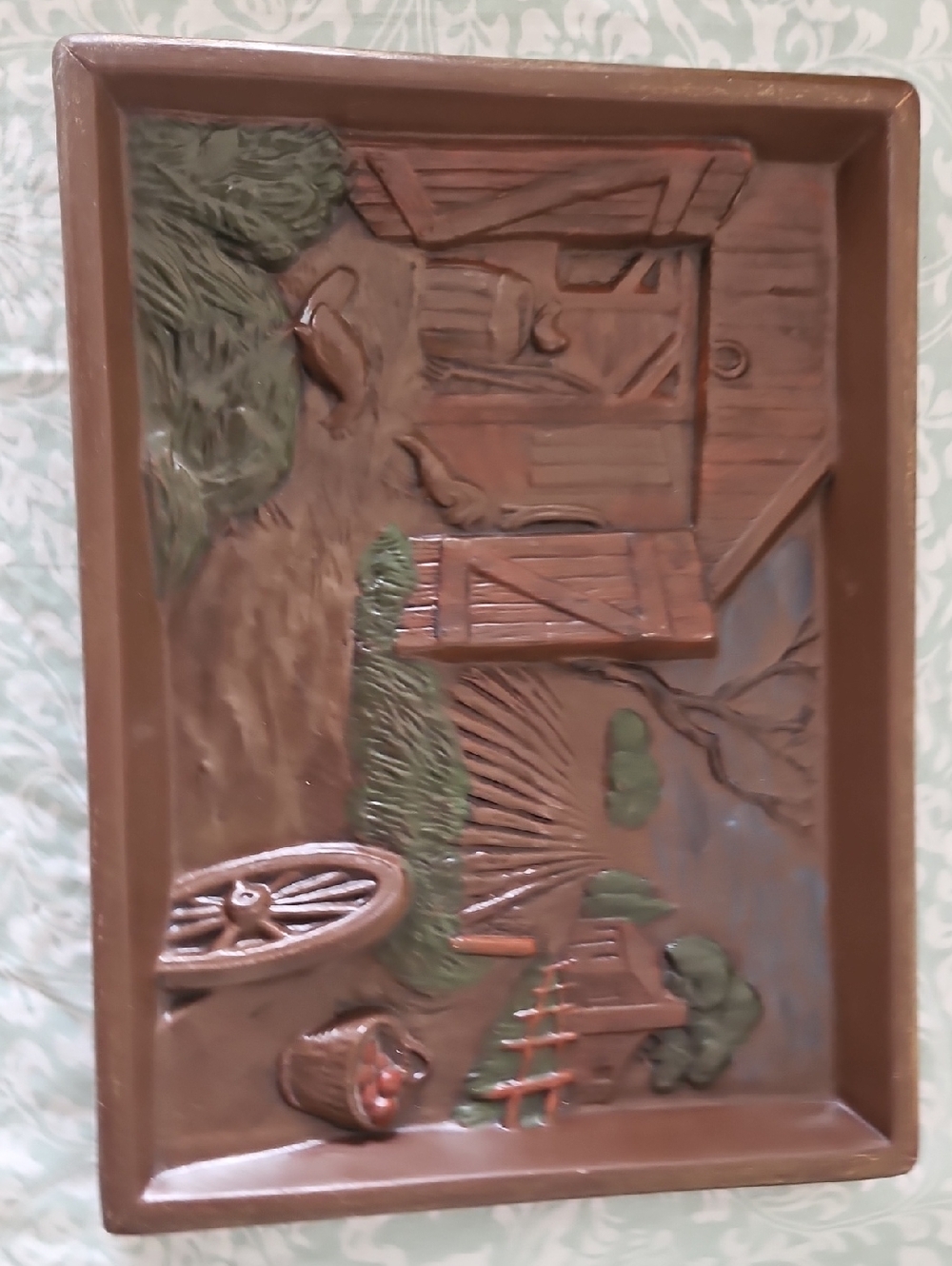Holland Mold Decor Minor Scratches